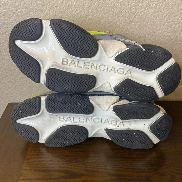 Men’s size 13 Balenciaga Light Green Neon Shoes Triple S - Picture 7 of 7
